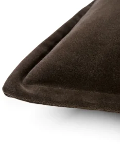 Andrea velour koristetyynynpäällinen tummanruskea