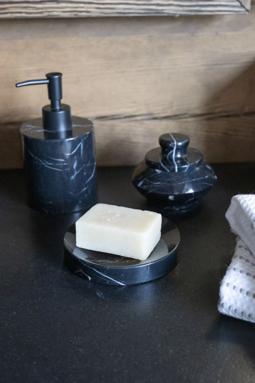 Black Marble saippuakuppi musta