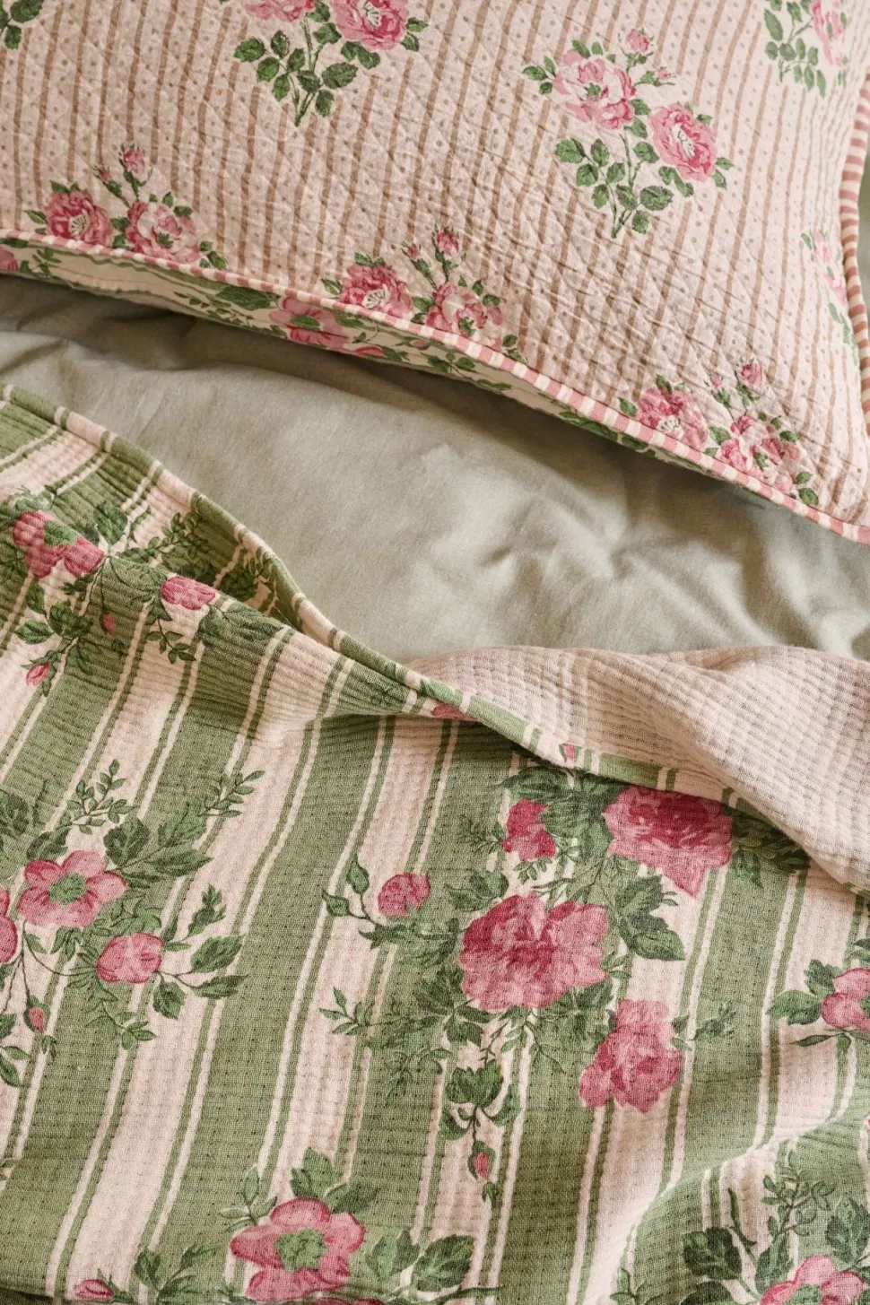 Flowerjoy hotellityynyliina moniväri/vihreä