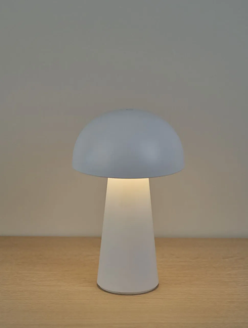 Isella LED-pöytälamppu valkoinen