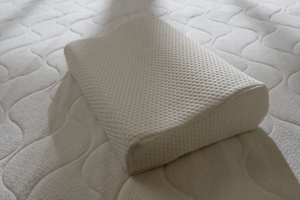 Kontur viscoelastic ergonominen tyyny luonnonvalkoinen
