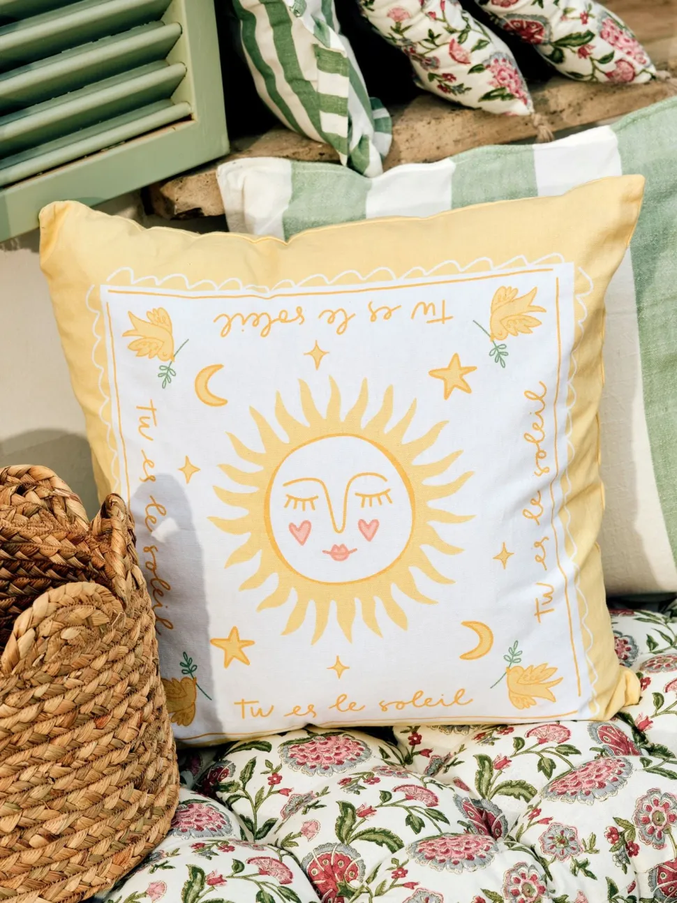 Le Soleil koristetyyny keltainen