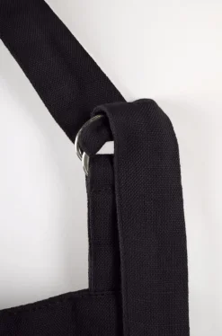 Linen esiliina musta