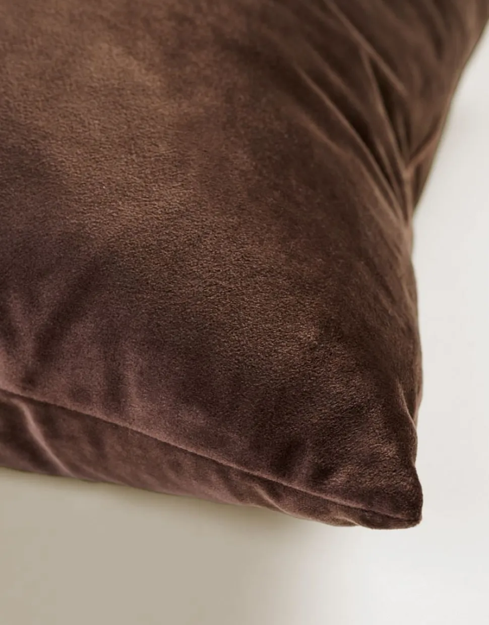Mali koristetyynynpäällinen saksanpähkinä