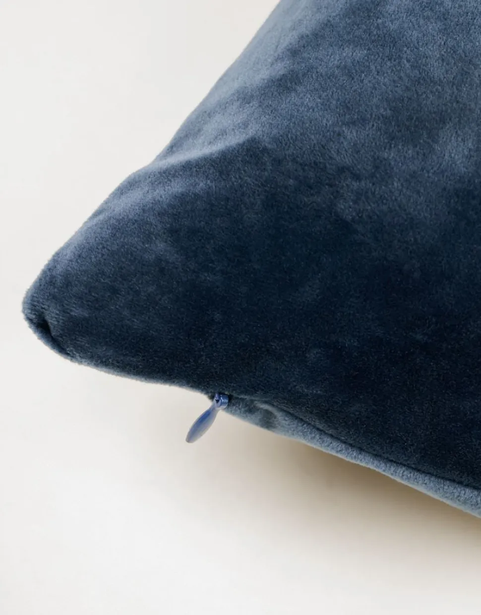 Mali koristetyynynpäällinen tummansininen
