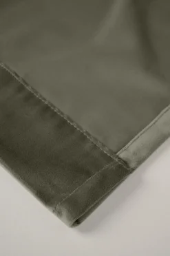 Mali velour verho vihreä