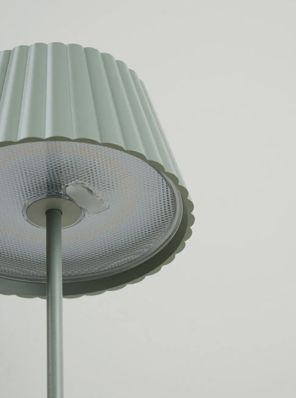 Nymera LED-pöytälamppu meriheinää