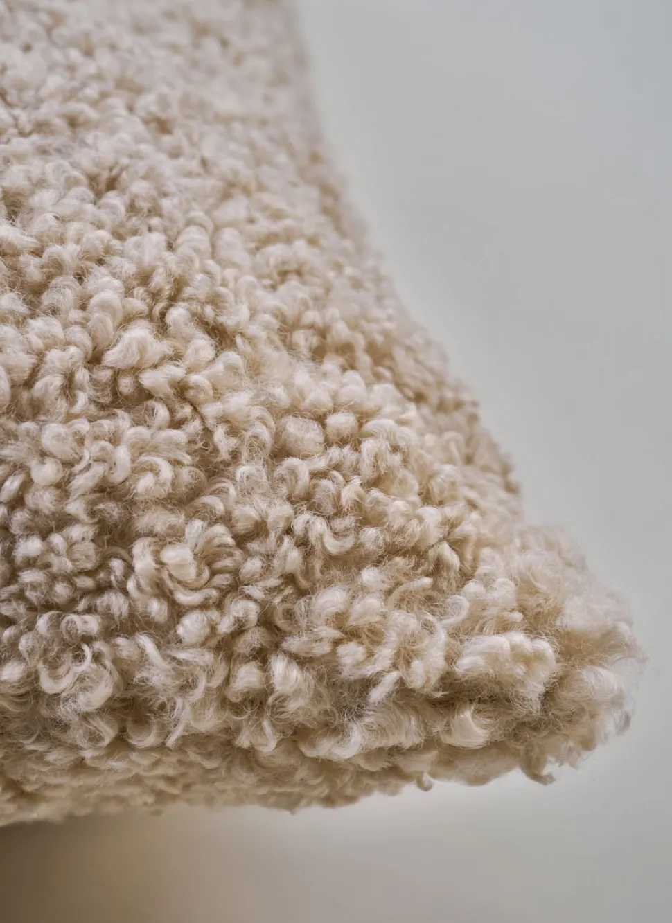 Poodle koristetyyny beige