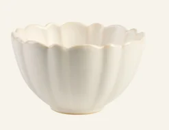 Scallop kulho luonnonvalkoinen