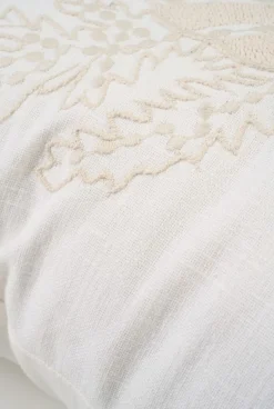 Shell embroidered koristetyyny valkoinen