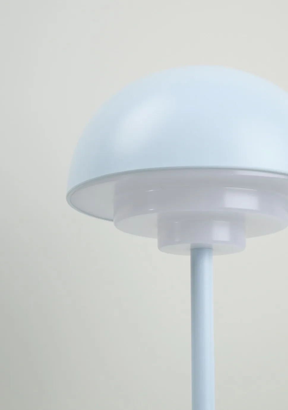 Solara LED-pöytälamppu vaaleansininen