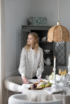 Tuy lampunvarjostin luonnonväri